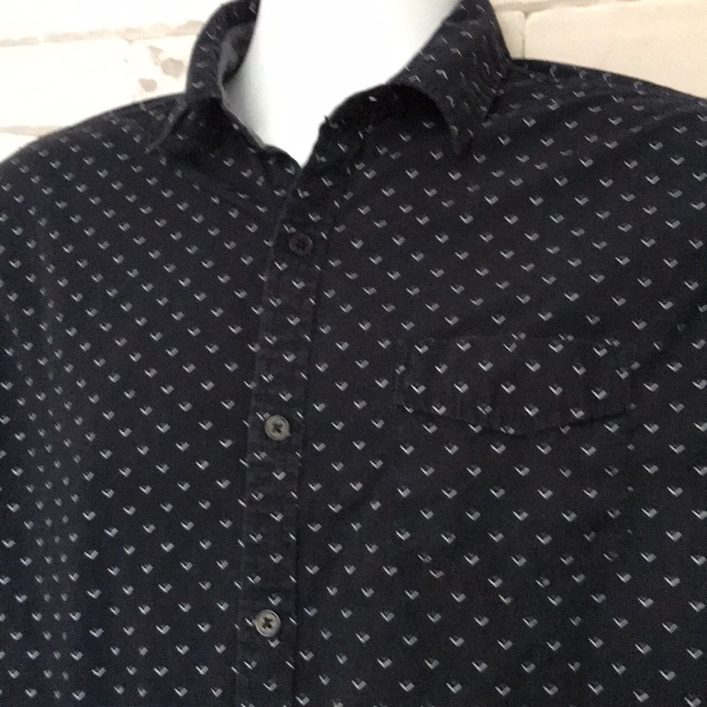 Men’s Broken Threads blue button down shirt